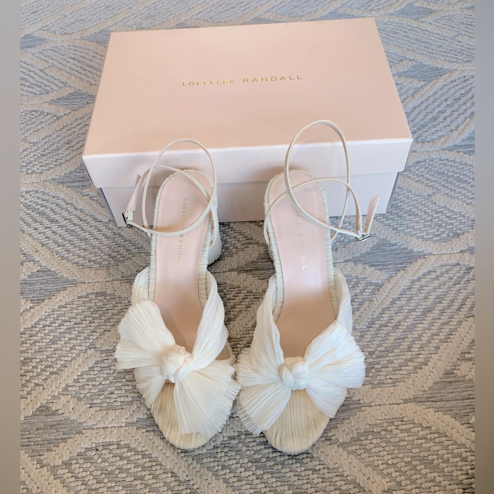 Loeffler Randall Women's Camellia Pleated Bow Heel In White Pearl - 8.5 - w/ Box